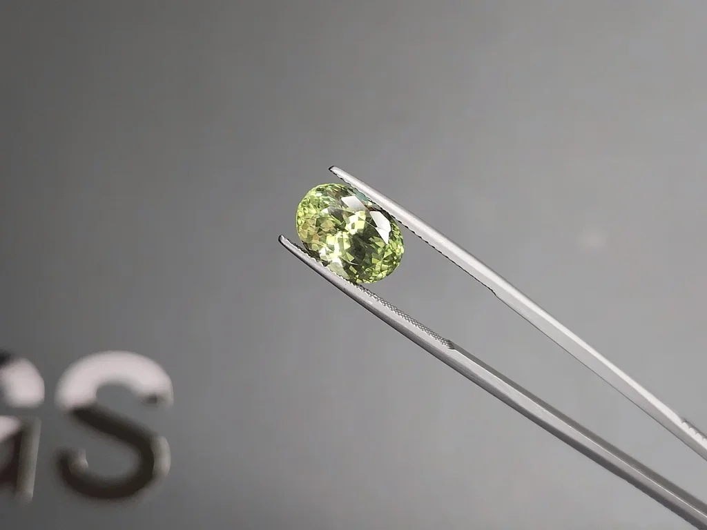Crisoberilo con vanadio en talla ovalada de 5,28 quilates, Sri Lanka Image №3