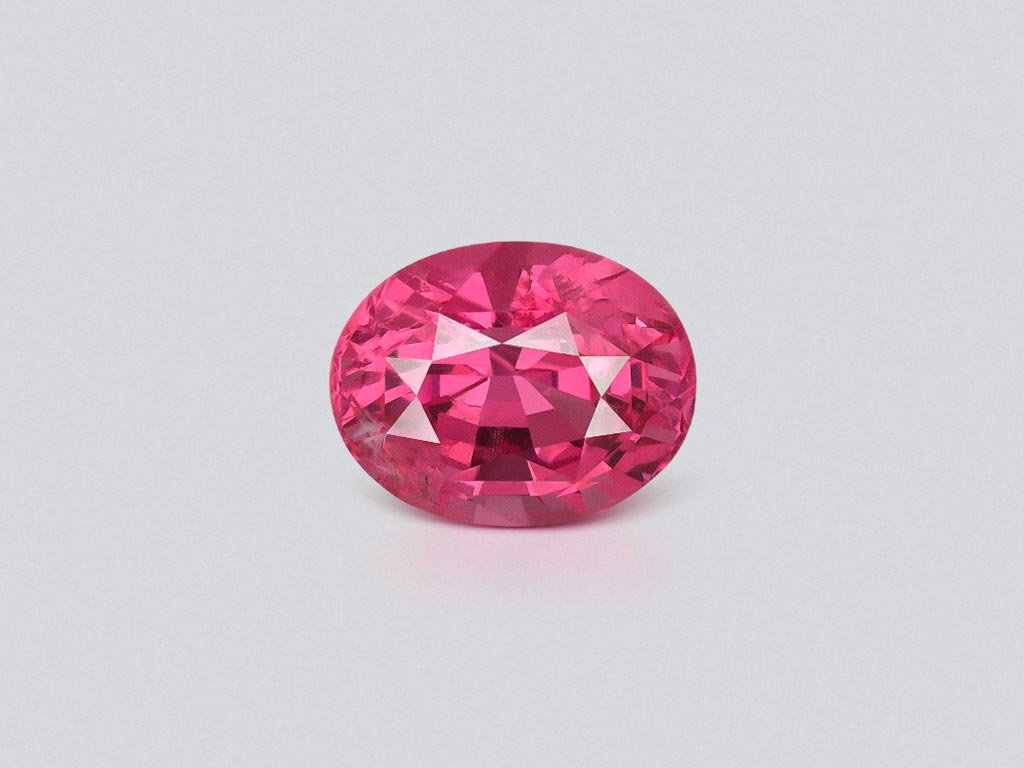 Spinelle Mahenge rose vif taille ovale 1,58 ct Tanzanie Image №1