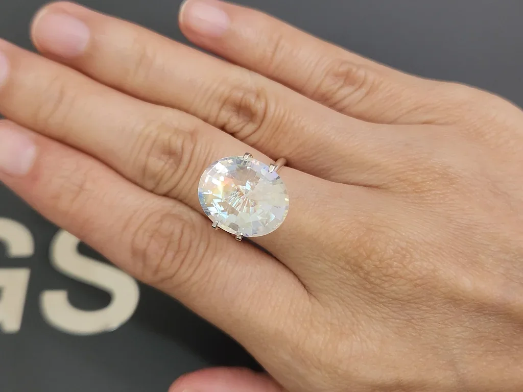 Rainbow moonstone in oval cut 9.84 carats, Madagascar  Image №5