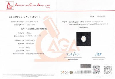 Certificate Rainbow moonstone in oval cut 9.84 carats, Madagascar 