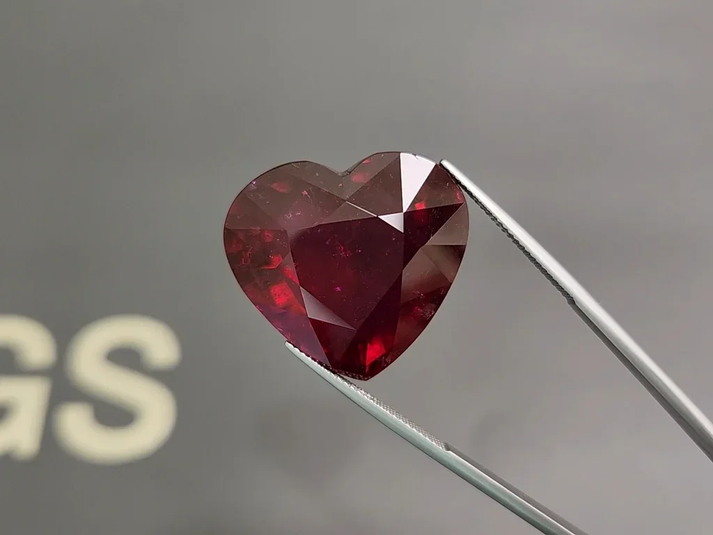 Grande rubellite violette taille cœur 58,35 carats, Afrique Image №3