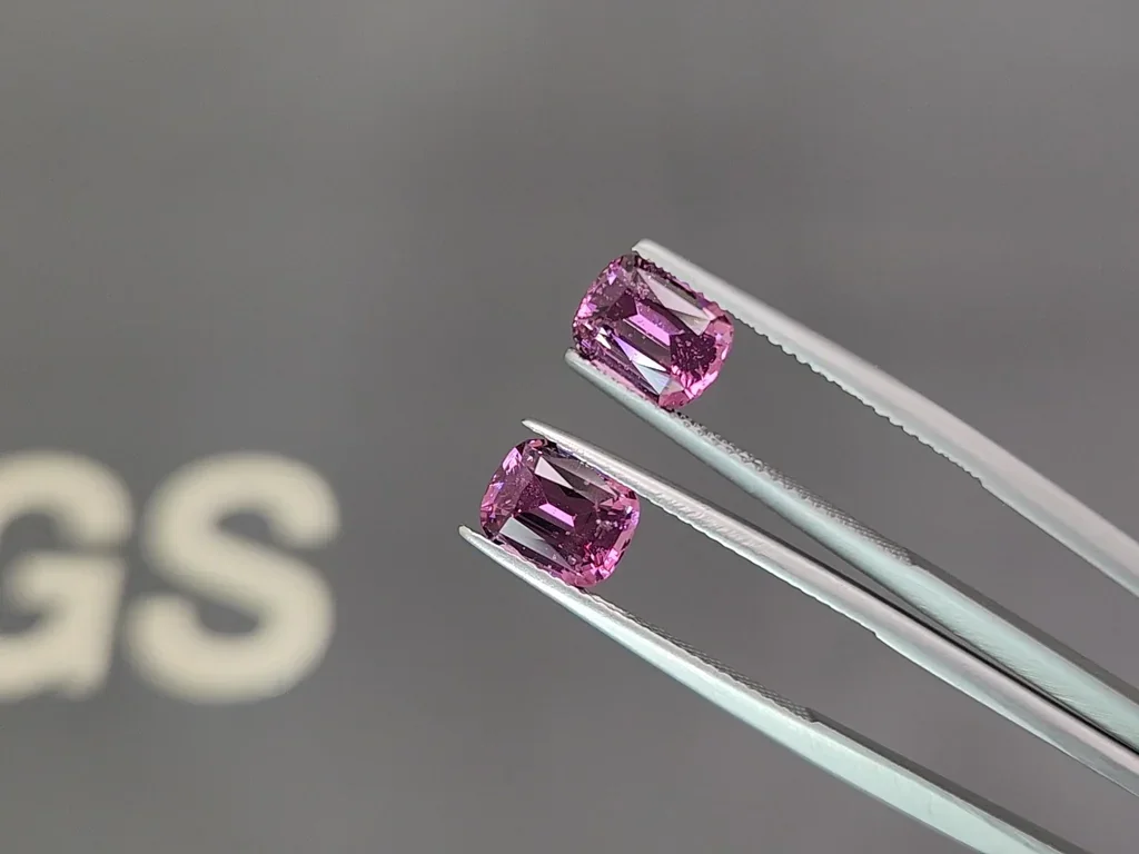 Pair of rhodolite garnets  cushion cut 3.90 carats, Tanzania Image №3