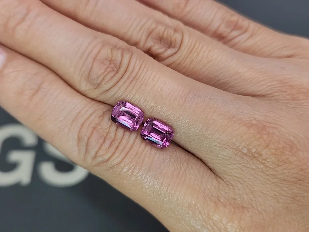 Pair of rhodolite garnets  cushion cut 3.90 carats, Tanzania Image №2