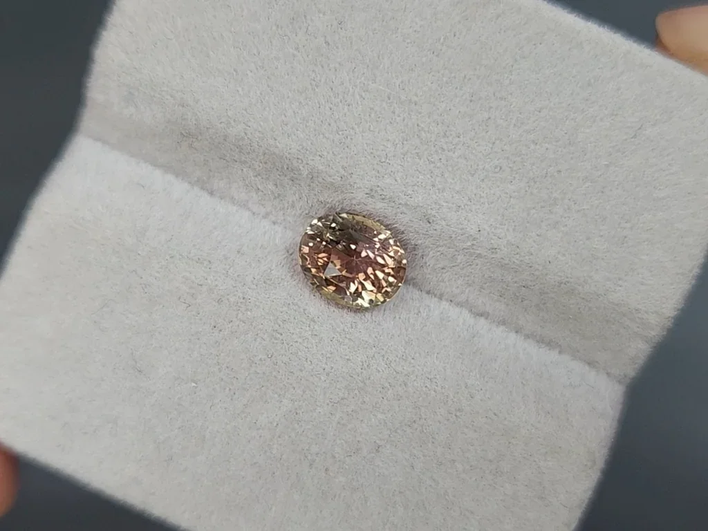 Orange sapphire oval cut 1.72 carats, Sri Lanka Image №4