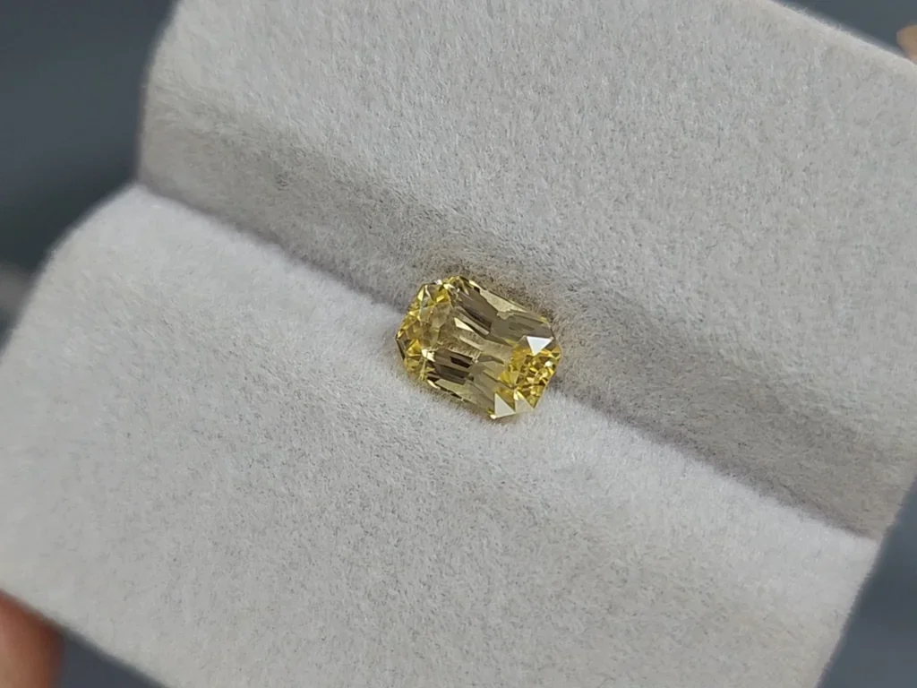 Pastellgelber saphir im radiantschliff 1,60 carats, Sri Lanka Image №3