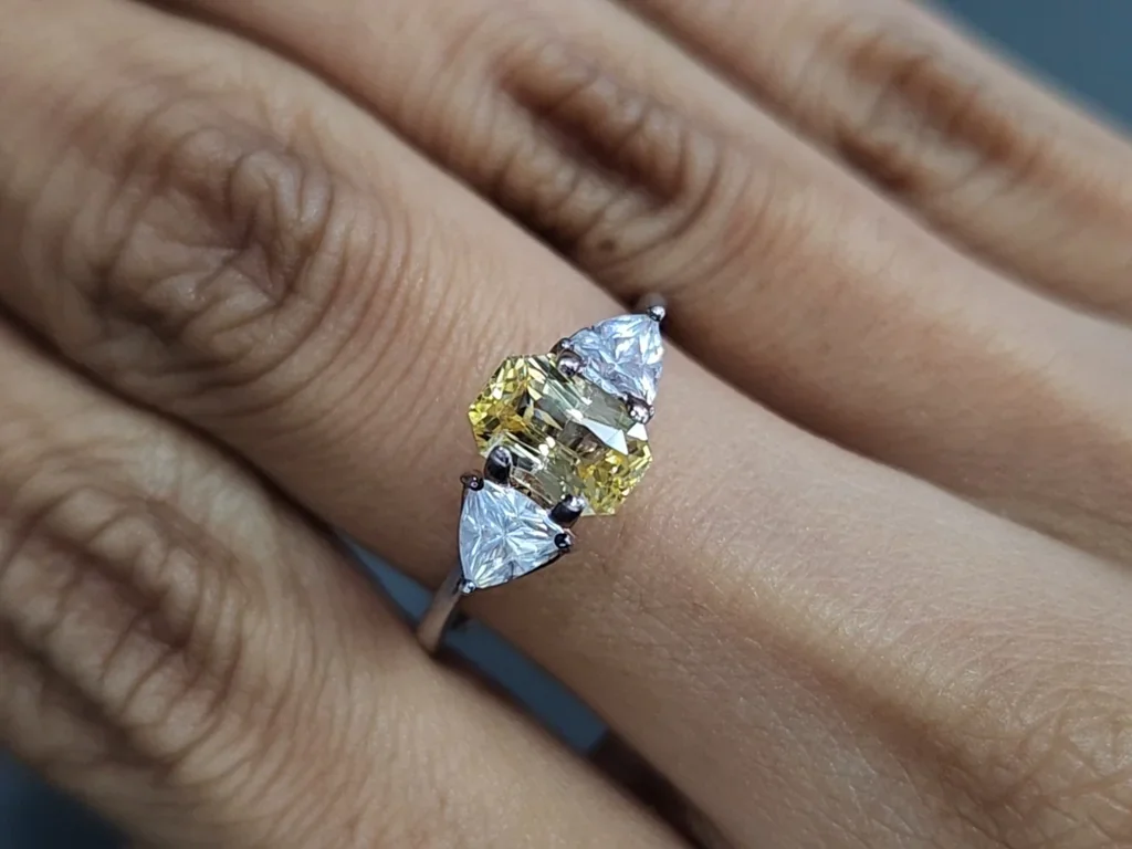 Pastellgelber saphir im radiantschliff 1,60 carats, Sri Lanka Image №5
