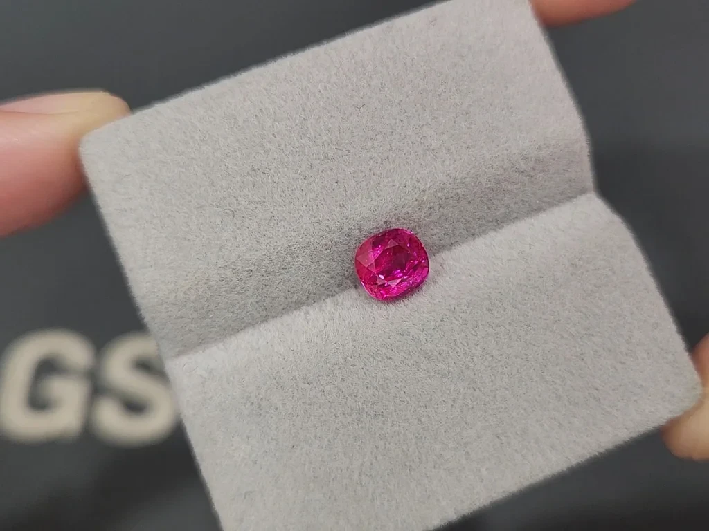 Rubí sin tratar, talla cojín 1,46 quilates, Birmania  Image №4