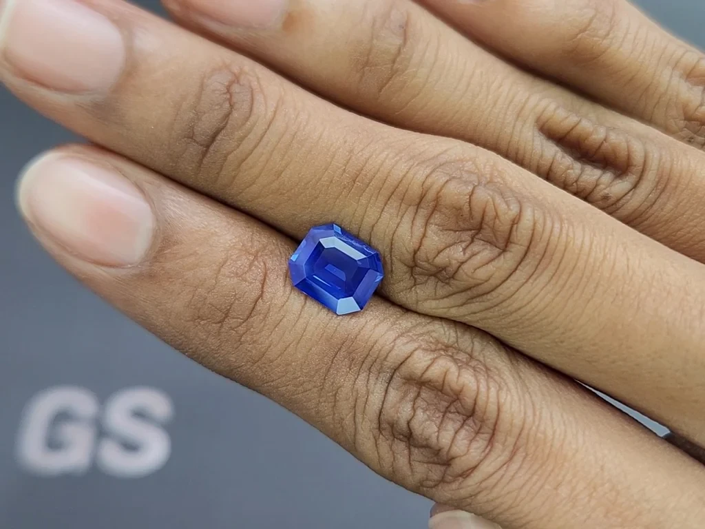 Saphir bleuet non chauffé taille octogonale de 2,57 carats, Sri Lanka Image №2