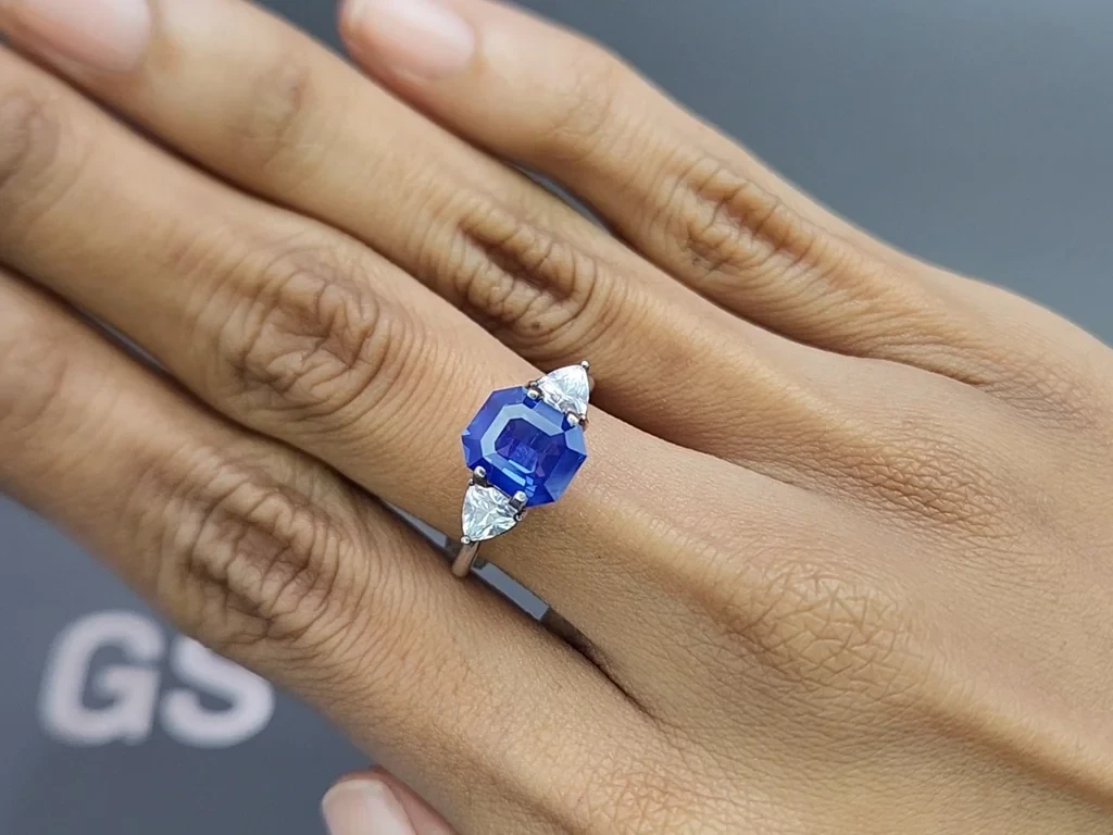 Saphir bleuet non chauffé taille octogonale de 2,57 carats, Sri Lanka Image №5