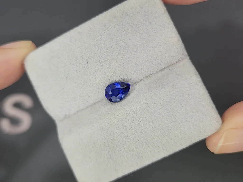 Sapphire Royal Blue pear cut 1.13 carats, Sri Lanka  Image №4