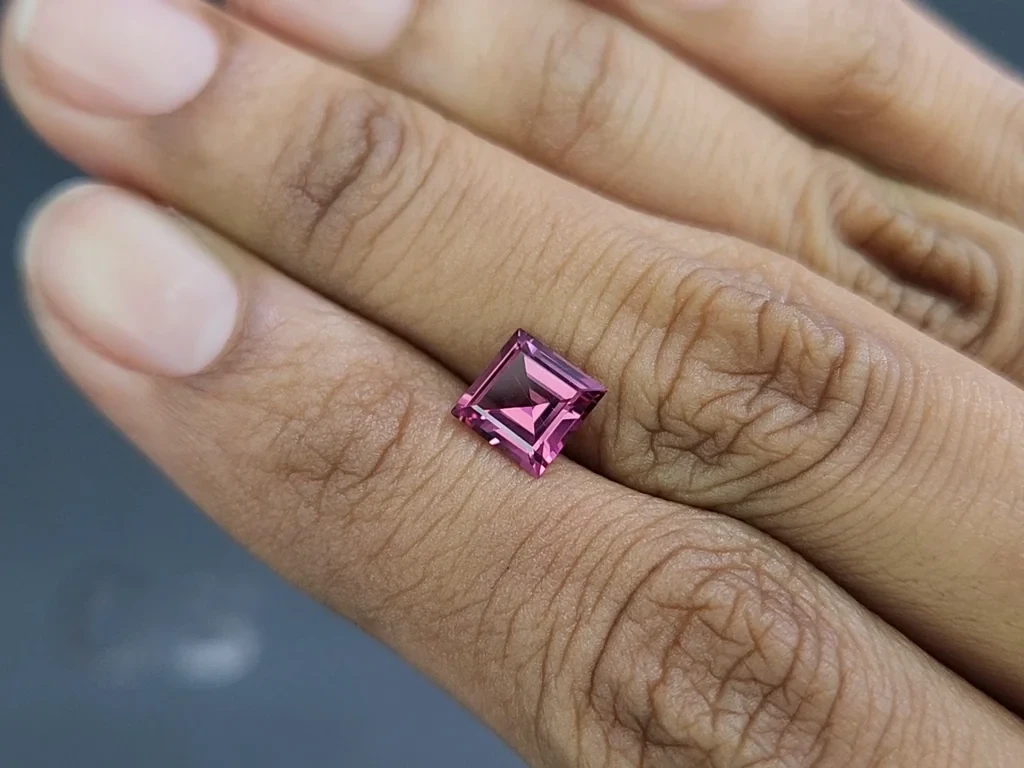 Garnet rhodolite princess cut 1.45 carats, Madagascar Image №2