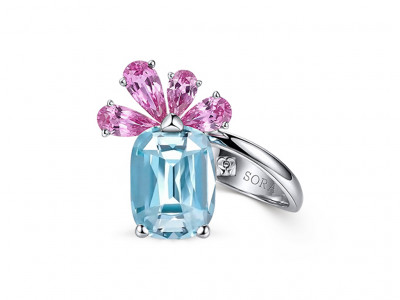 Bague en or blanc 18 carats sertie d'une aigue-marine bleue Santa Maria de 7,59 carats et de saphirs de 2,7 carats. photo