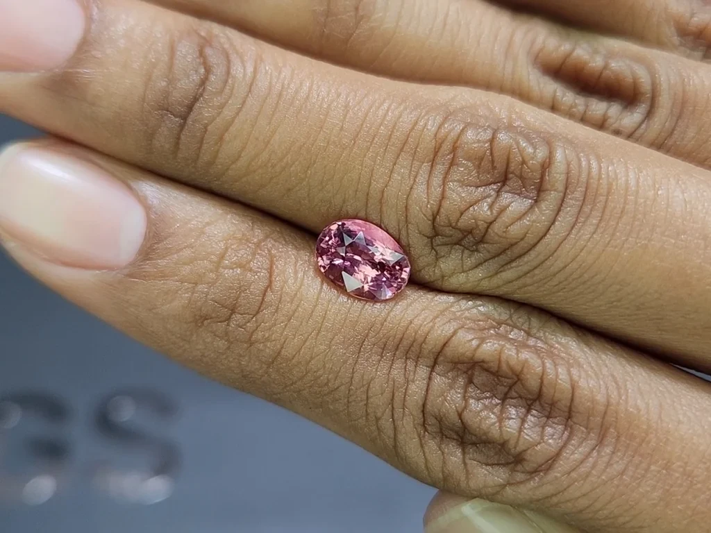 Sapphire Padparadscha oval cut 2.01 carats, Sri Lanka Image №2