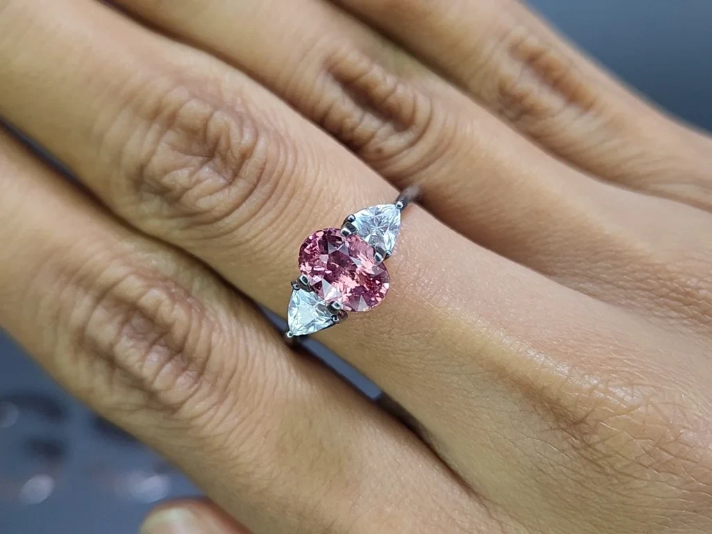 Sapphire Padparadscha oval cut 2.01 carats, Sri Lanka Image №5