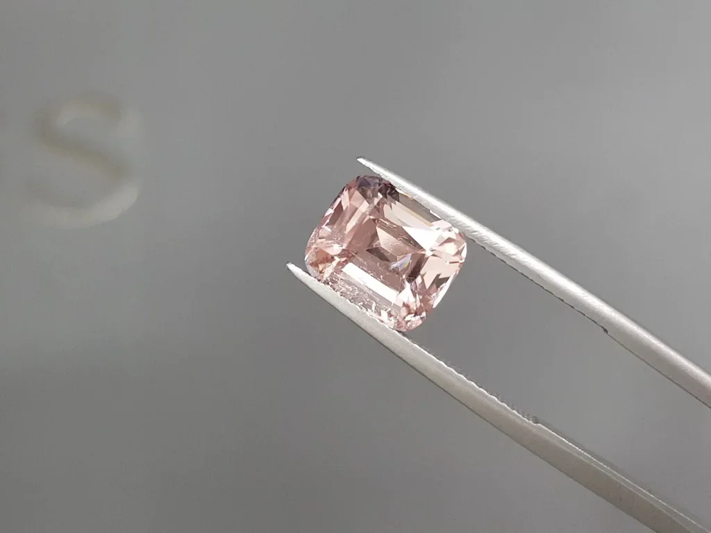 Light pink cushion cut tourmaline 4.69 carats, Africa Image №3