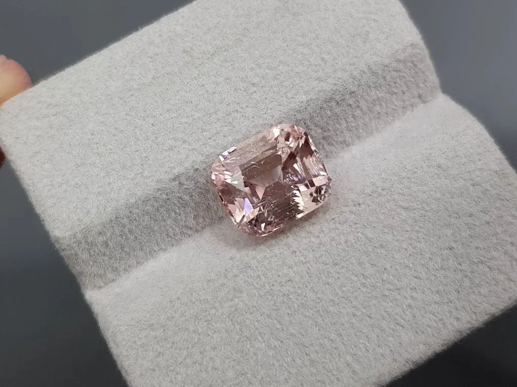 Light pink cushion cut tourmaline 4.69 carats, Africa Image №4