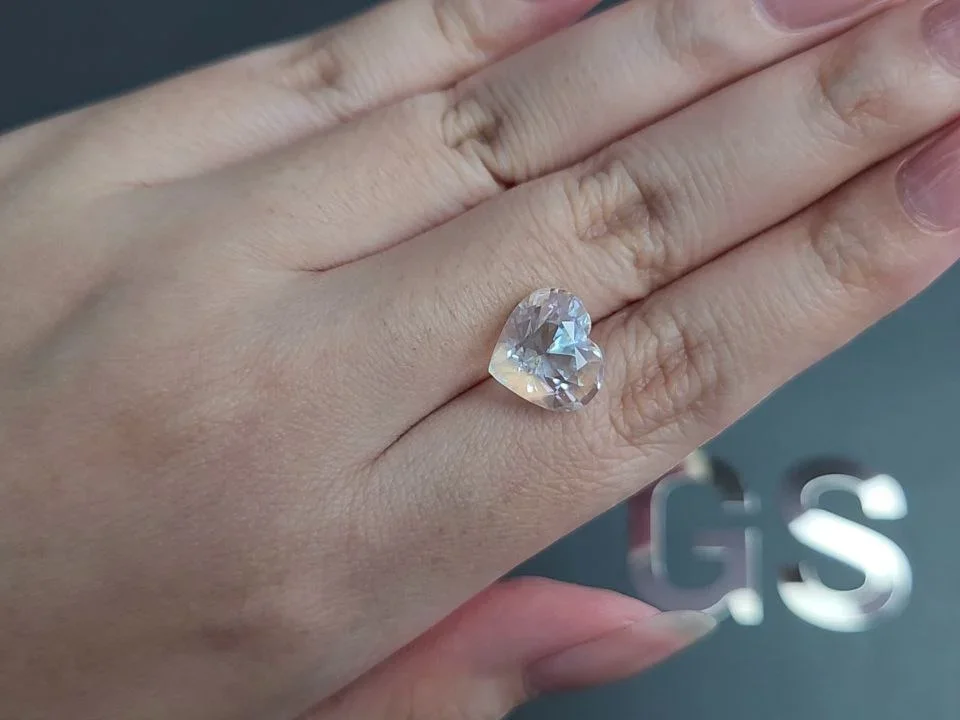 Moonstone heart cut 6.45 carats, Madagascar Image №2