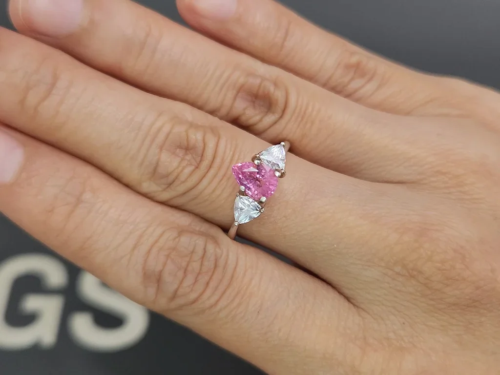 Spinell Mahenge Baby Pink im birnenschliff 1,63 carats, Tansania Image №5