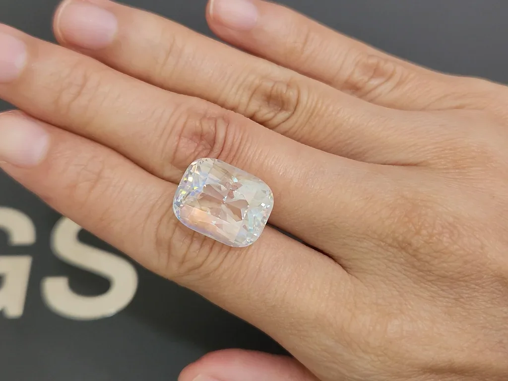 Large rainbow moonstone in cushion cut 15.57 carats, Madagascar Image №2
