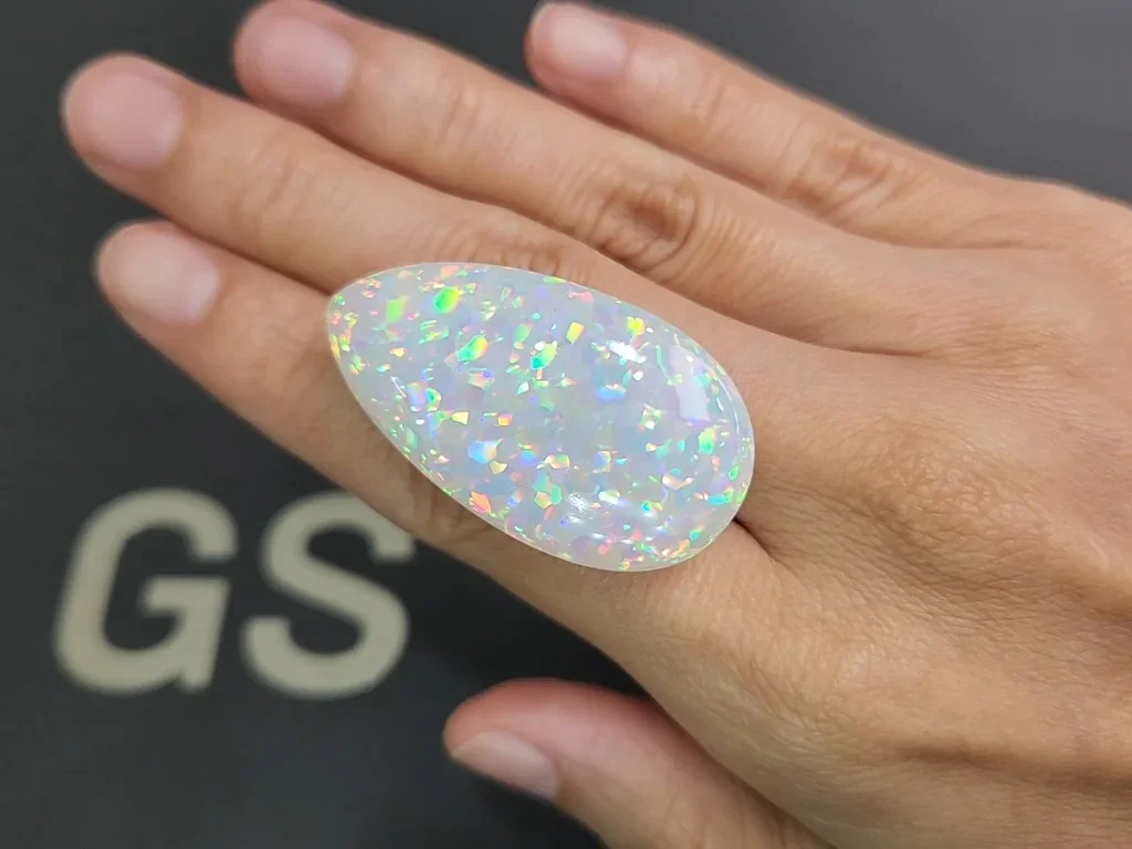 Grande opale blanche taille poire, 63,15 carats, Éthiopie Image №2