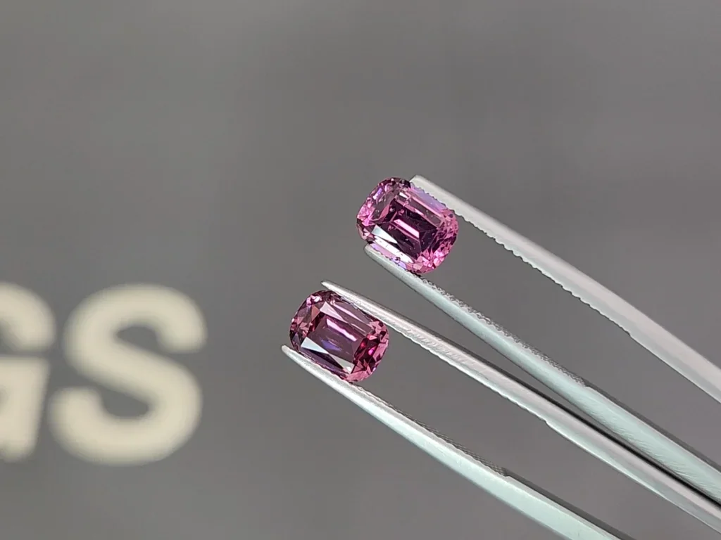 Pair of rhodolite garnets cushion cut 3.77 carats, Tanzania Image №3