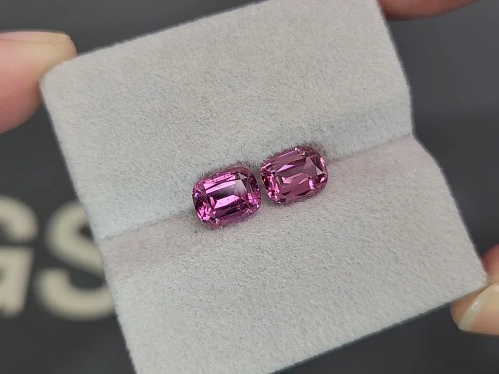 Pair of rhodolite garnets cushion cut 3.77 carats, Tanzania Image №4