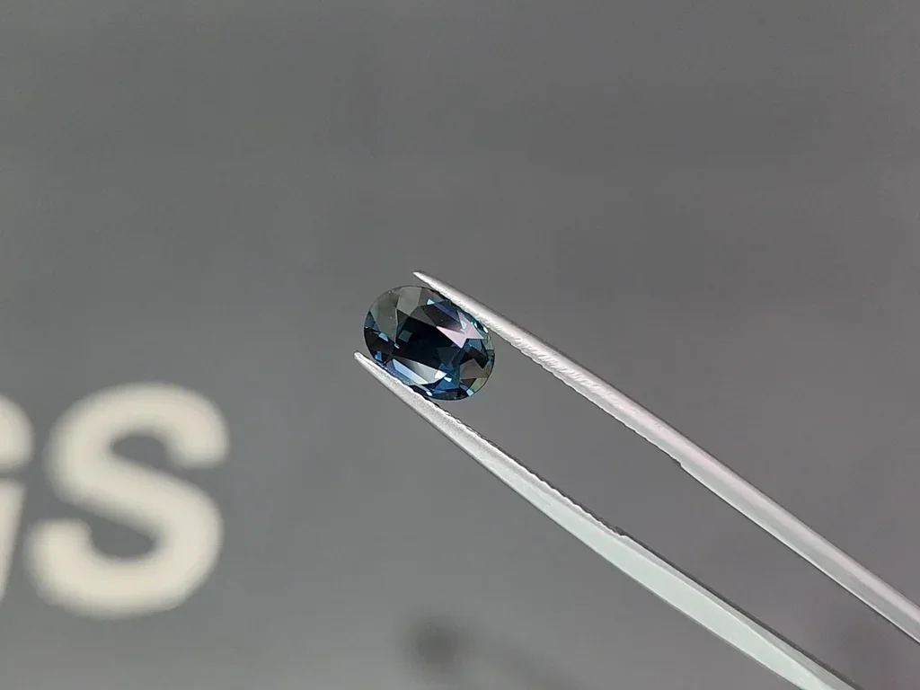 Zafiro verde azulado de talla ovalada sin calentar de 2,23 carats, de Sri Lanka Image №3
