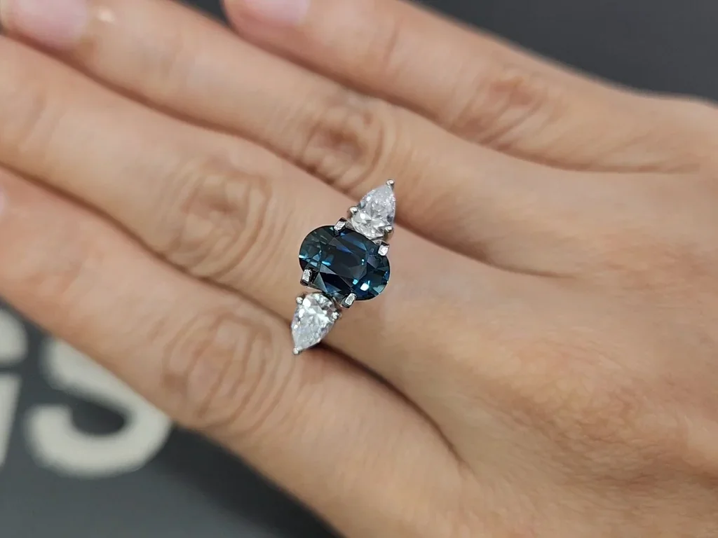 Zafiro verde azulado de talla ovalada sin calentar de 2,23 carats, de Sri Lanka Image №5