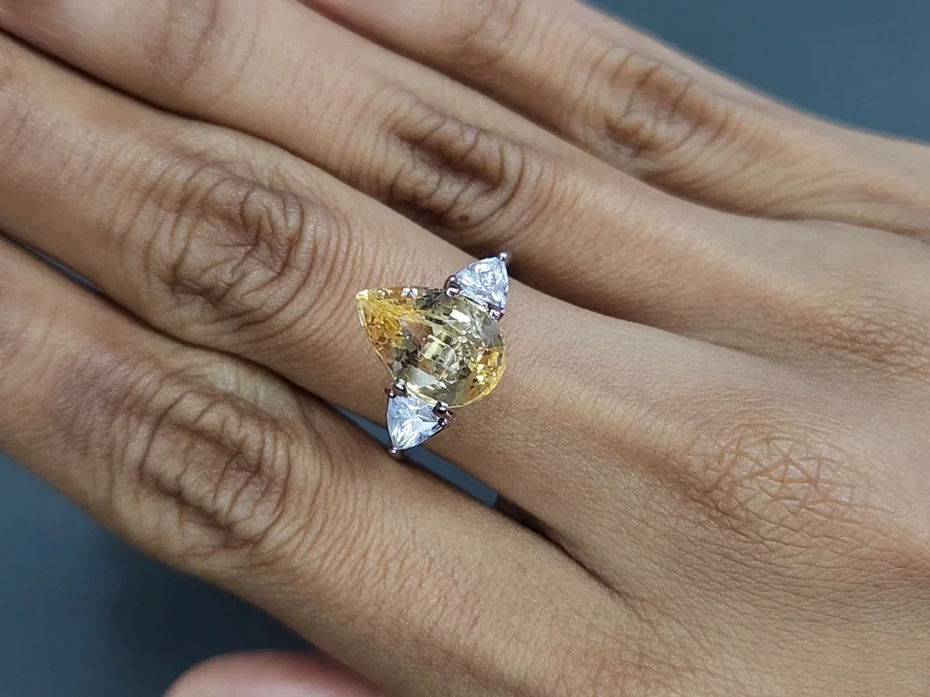 Unheated yellow sapphire pear cut 5.01 carats, Sri Lanka Image №5