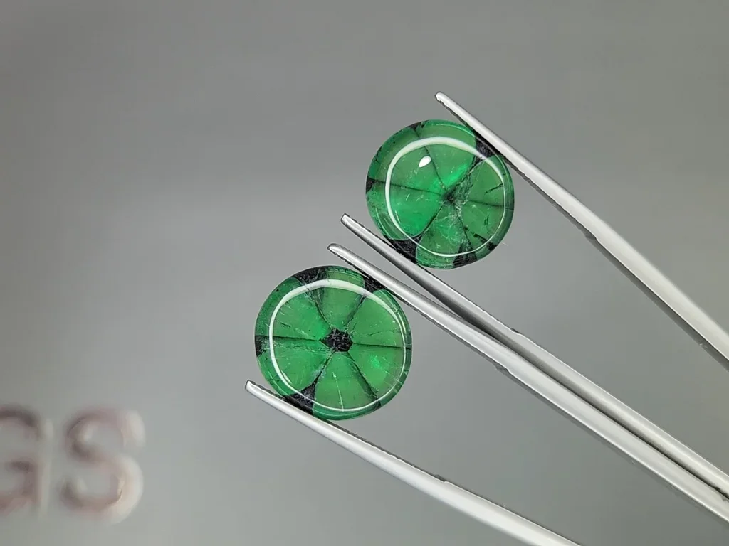 Pair of emeralds trapiche Vivid Green cabochon cut 17.43 carats, Colombia Image №3