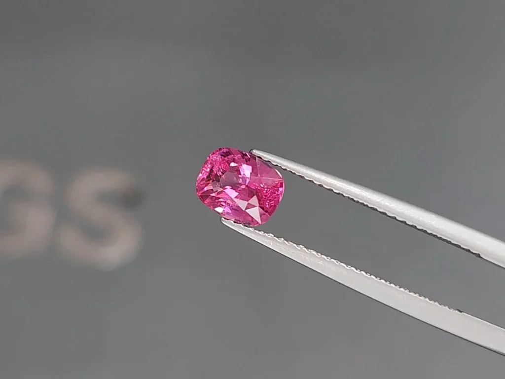 Espinela Mahenge talla cojín 1,52 quilates, Tanzania Image №3