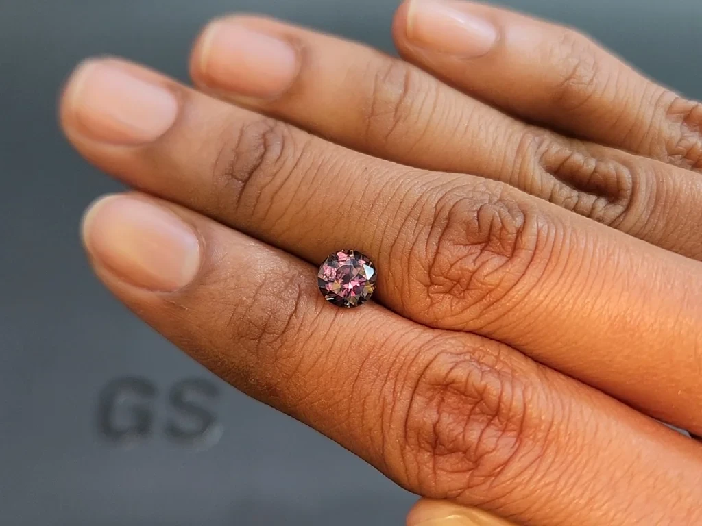 Saphir rond à changement de couleur de 1,62 carat, Sri Lanka Image №3