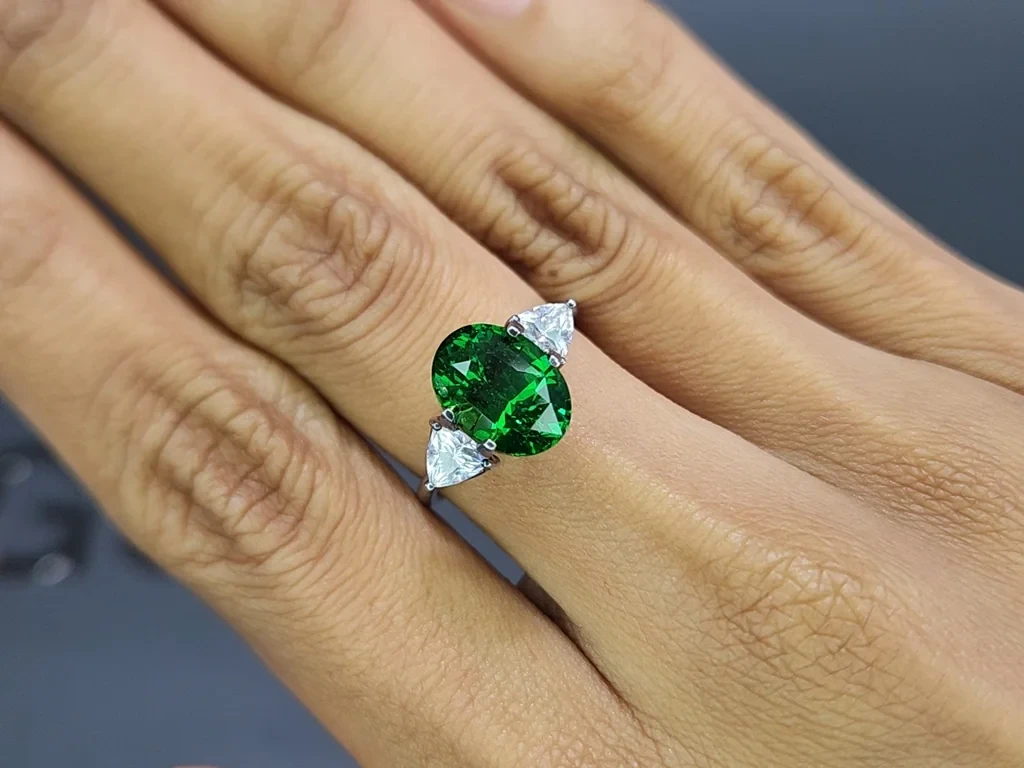 Garnet tsavorite oval cut 4.08 carats, Africa Image №6