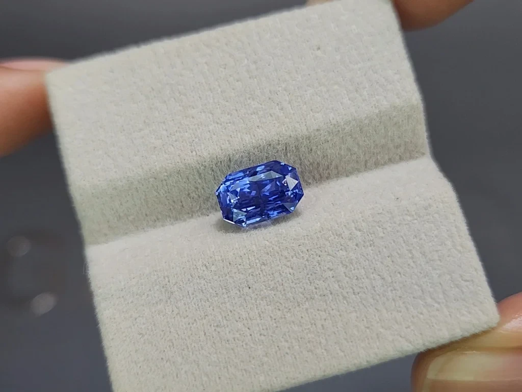 Saphir Cornflower Blue im radiant-schliff 3,45 karat, Sri Lanka Image №4