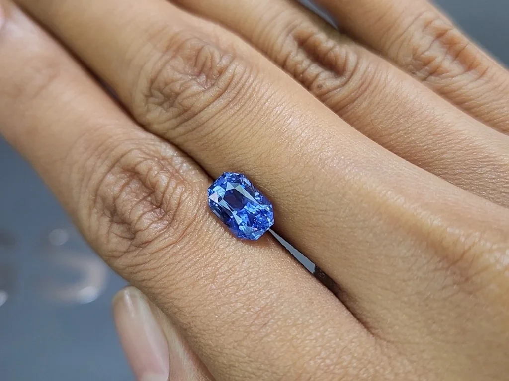 Saphir Cornflower Blue im radiant-schliff 3,45 karat, Sri Lanka Image №2