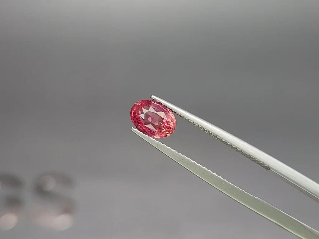 Saphir Padparadscha de taille ovale 1,60 carat, Sri Lanka Image №3