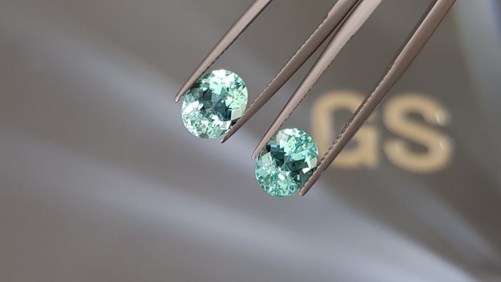 Pair of Paraiba tourmalines in oval cut 3.83 ct, Mozambique Image №3