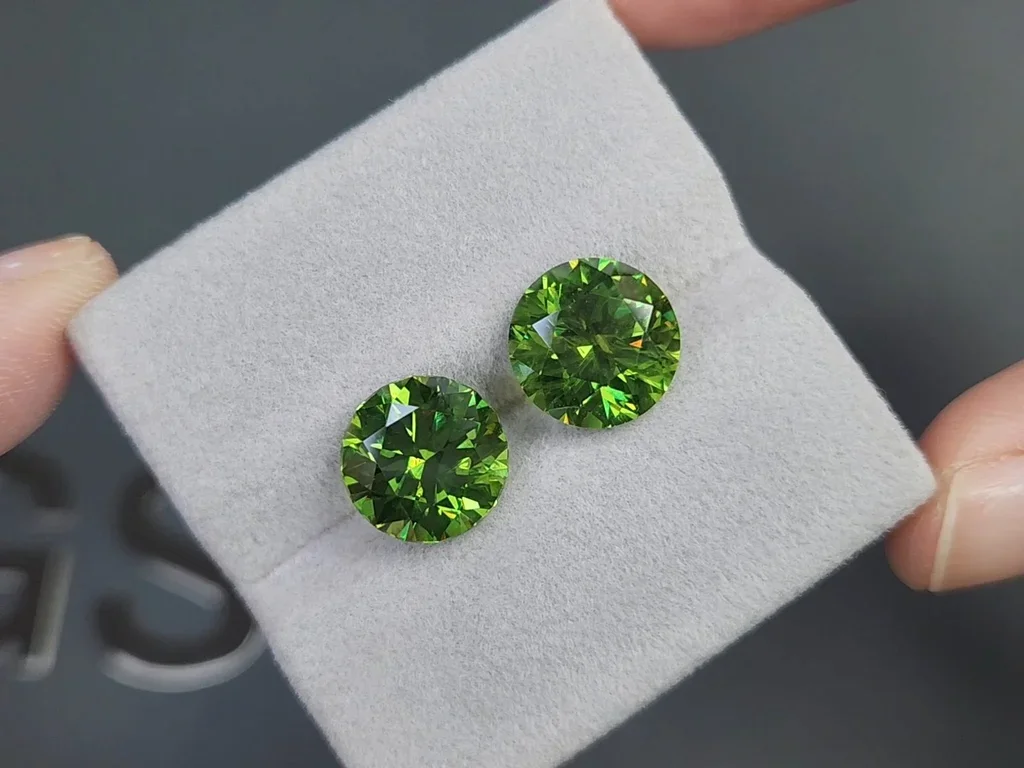 Pair of unique demantoids from Ural mountains in round cut 12.11 carats, GRS Image №4