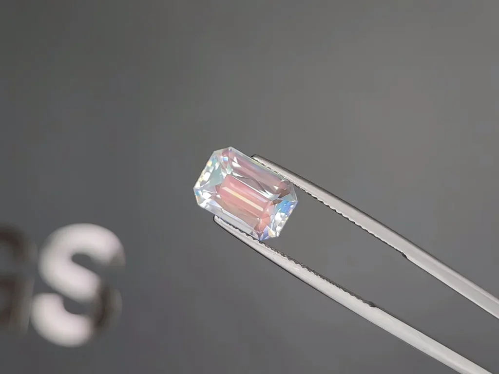 Moonstone octagon cut  3.90 carats, Madagascar Image №3