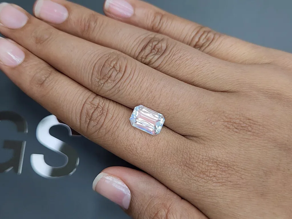 Moonstone octagon cut  3.90 carats, Madagascar Image №2