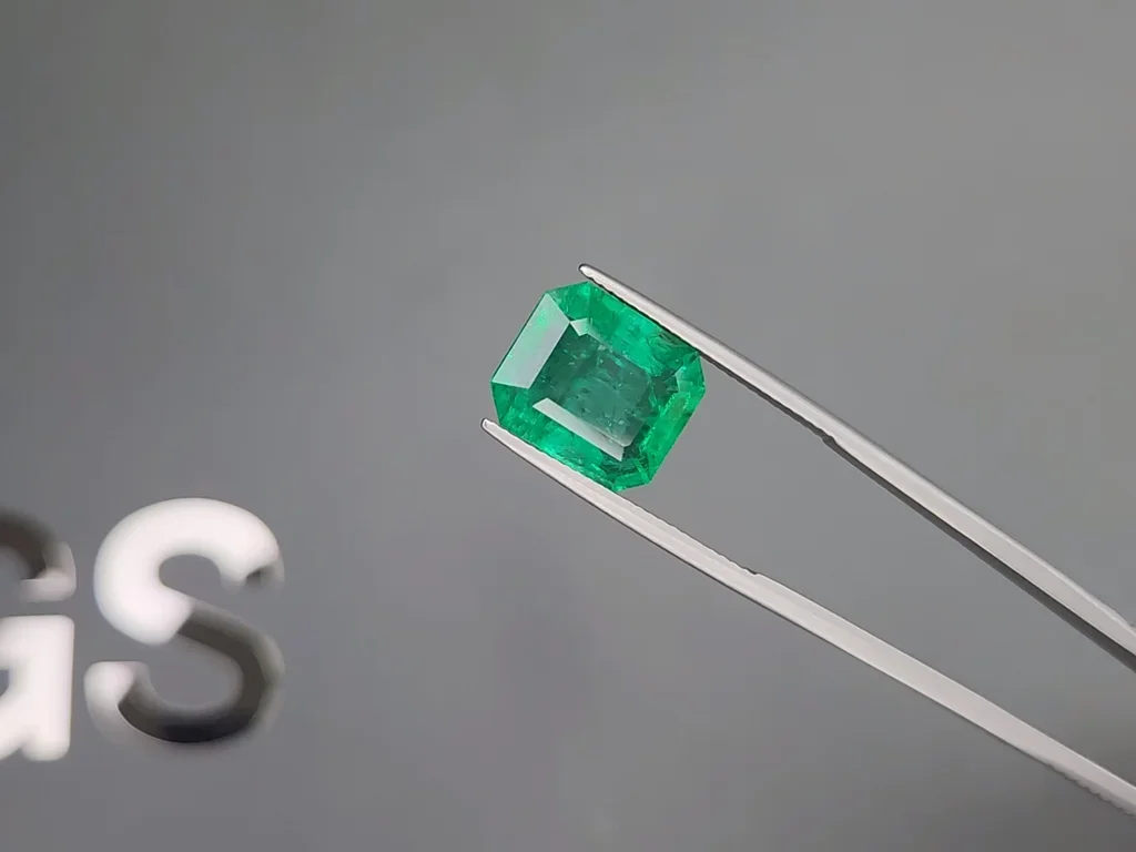 Émeraude taille octogonale 7,94 carats, Zambie  Image №3