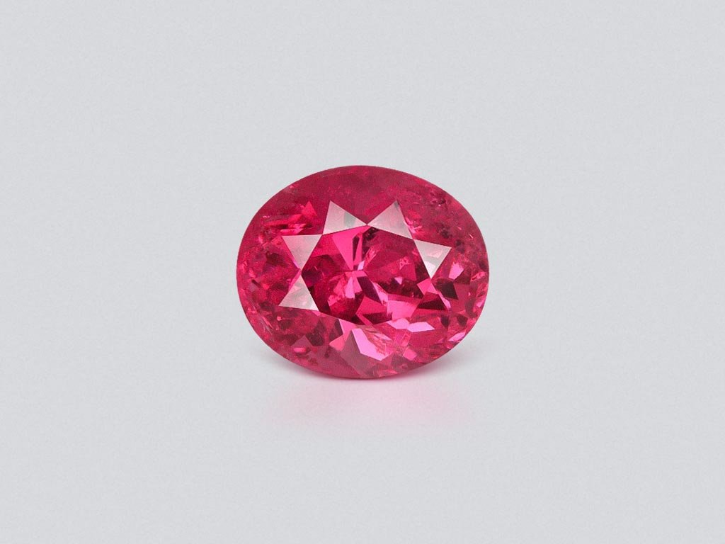 Spinelle rose vif Mahenge taille ovale 1,98 ct Tanzanie Image №1