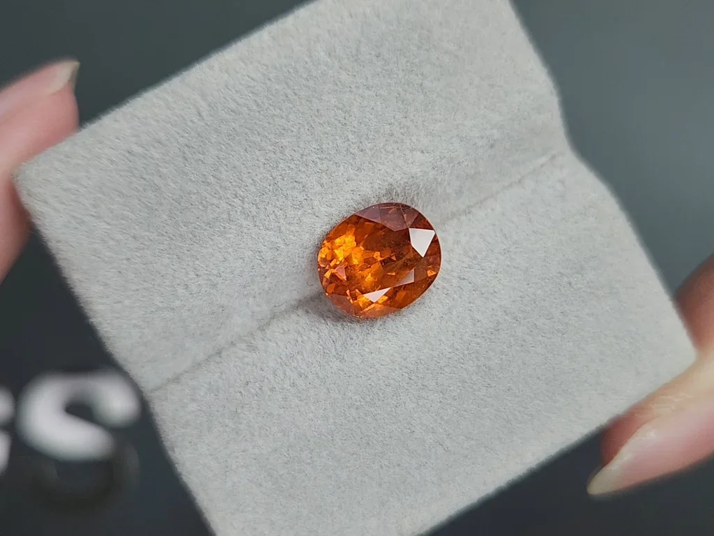Spessartine garnet in oval cut 4.75 carats, Africa Image №4