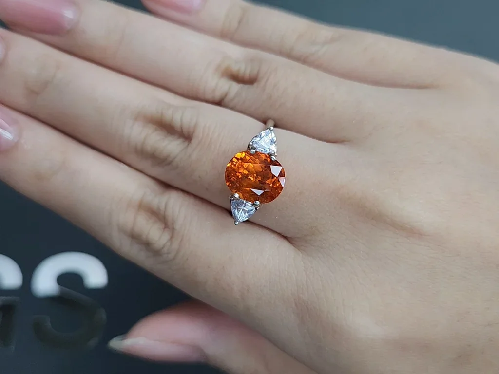 Spessartine garnet in oval cut 4.75 carats, Africa Image №5