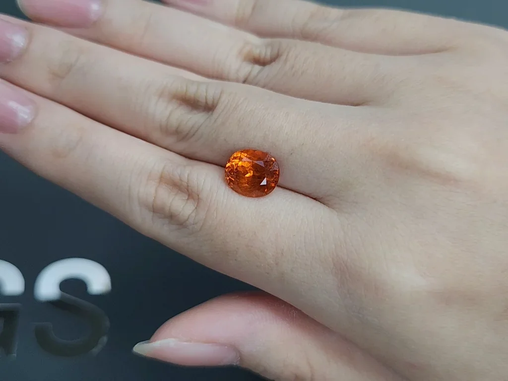 Spessartine garnet in oval cut 4.75 carats, Africa Image №2