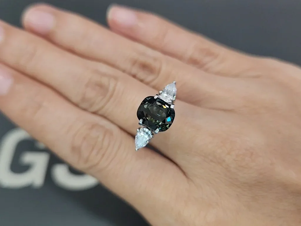 Zafiro verde de talla cojín sin calentar de 4,60 quilates, Sri Lanka Image №5