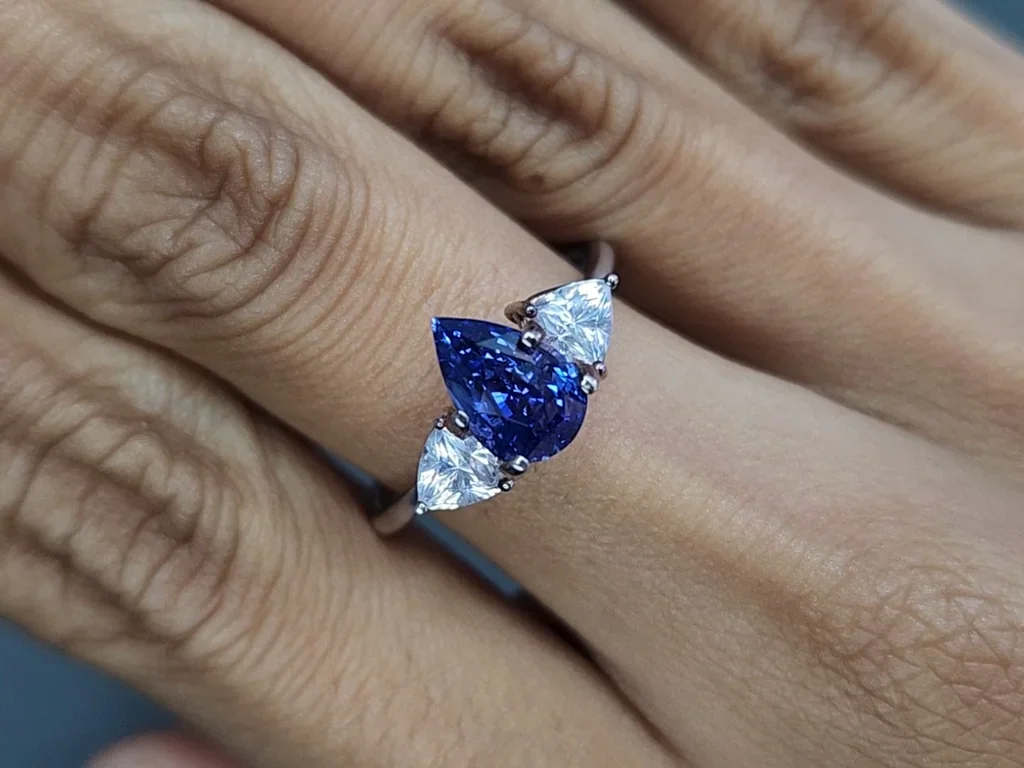 Zafiro azul aciano talla pera de 2,07 carats, Sri Lanka Image №5