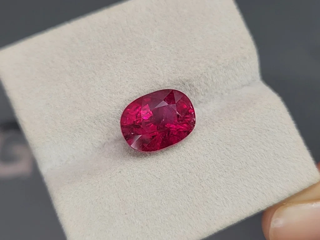 Tourmaline rubellite cushion cut  5.70 carats, Africa Image №4