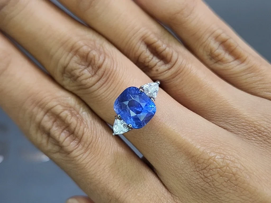 Unbehandelter saphir Royal Blue im cushion-schliff 5,98 karat, Sri Lanka Image №5