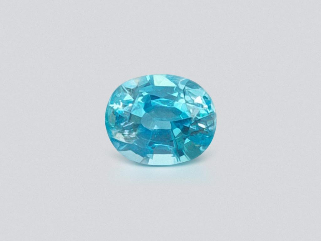 Apatite taille ovale bleu fluo 1,60 ct, Brésil Image №1